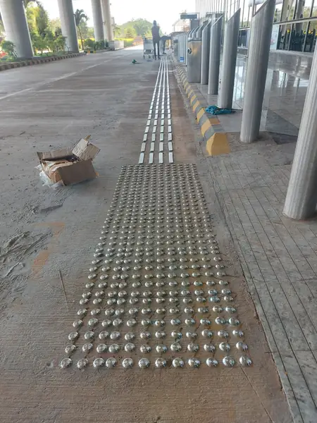 Hubali Airport - tactile installation photo 7