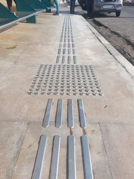 Marin draiv Mumbai - tactile installation photo 1