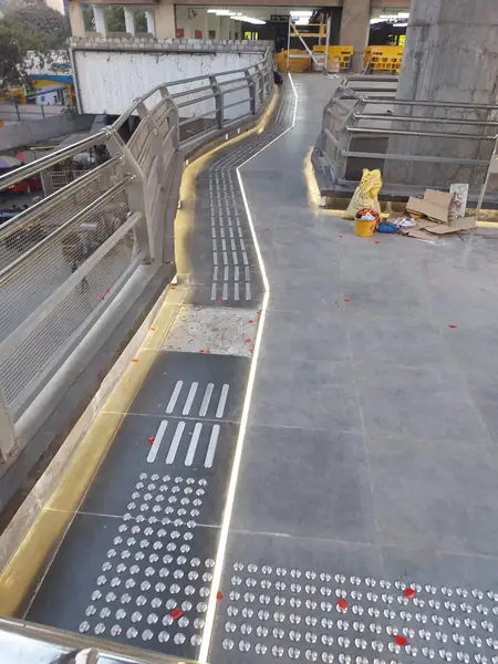 Mumbai Andheri gondiwali metro Briz - tactile installation photo 3