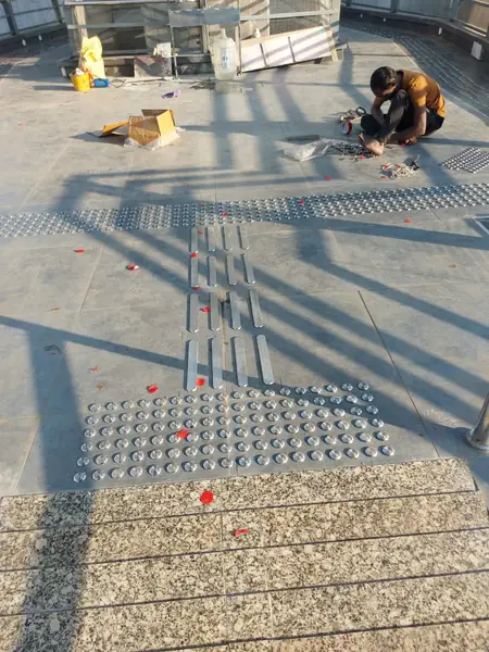 Mumbai Andheri gondiwali metro Briz - tactile installation photo 4
