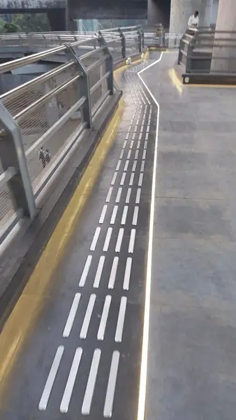 Mumbai Andheri gondiwali metro Briz - tactile installation photo 7