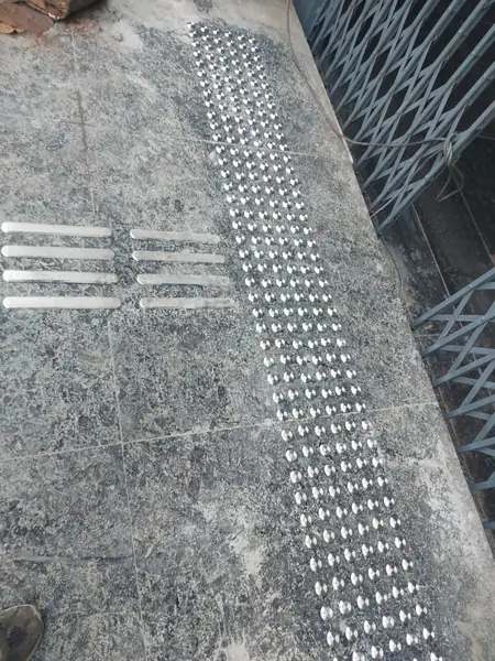Mumbai koregov metro briz - tactile installation photo 1