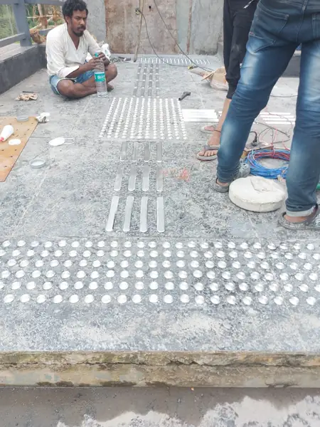 Mumbai koregov metro briz - tactile installation photo 4