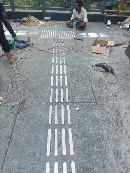 Mumbai koregov metro briz - tactile installation photo 5