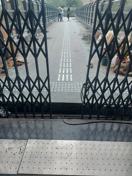 Mumbai koregov metro briz - tactile installation photo 7